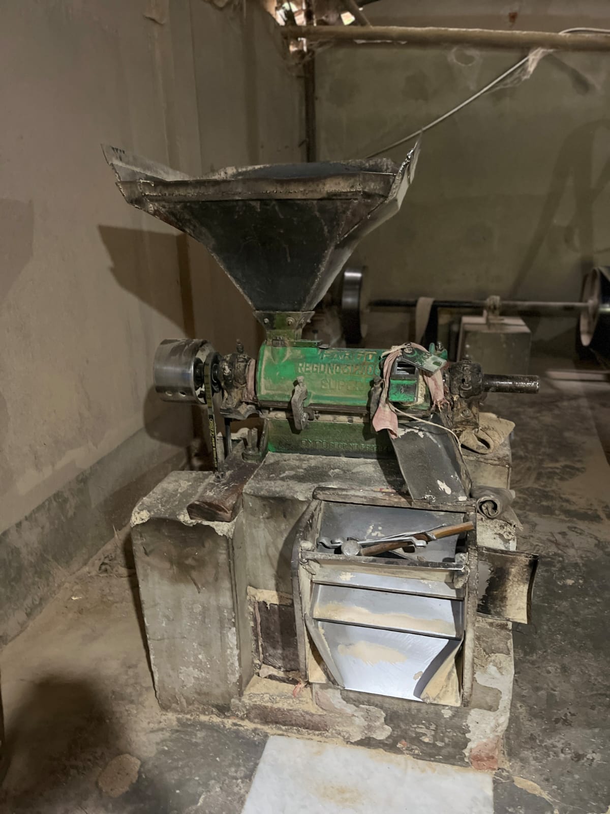 Husking Machine